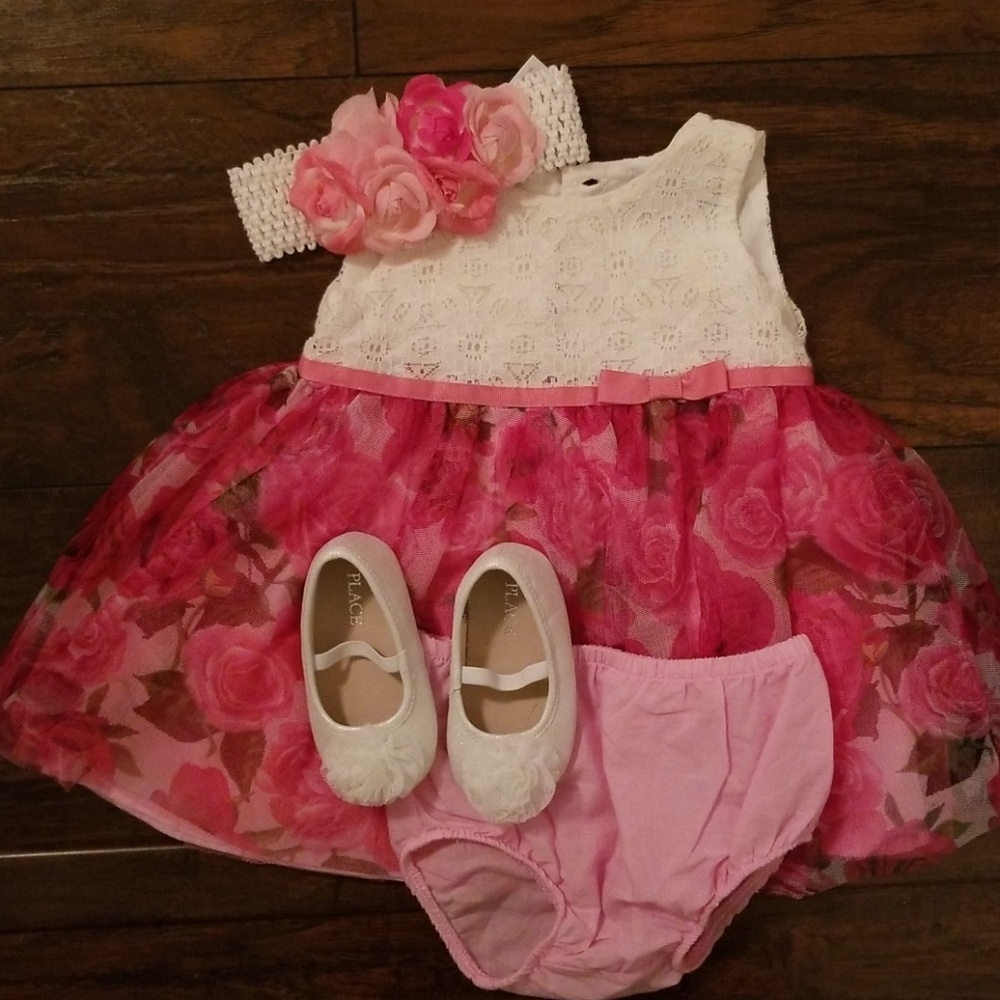 😍Childrens place outfit 6-9 mons😍